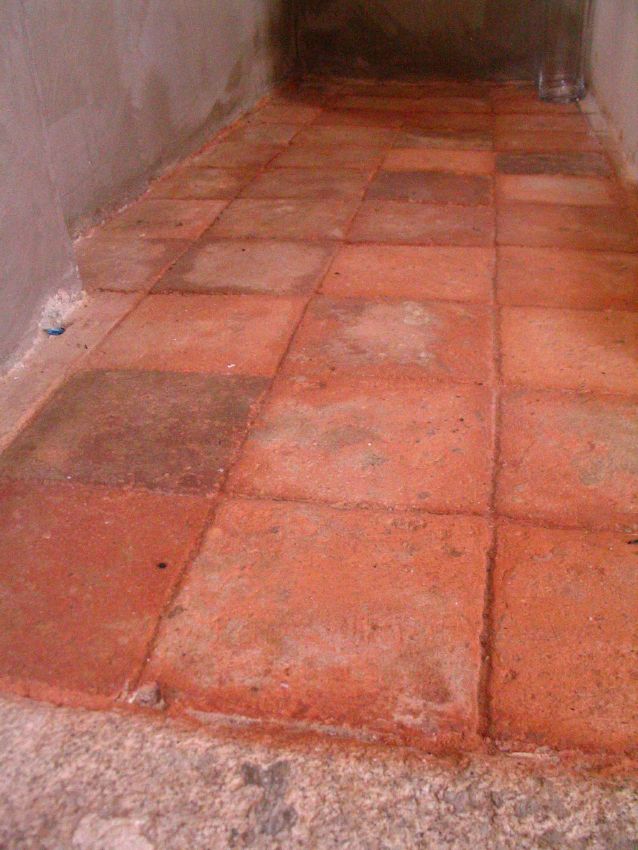 cette partie du dallage de l'glise tait recouvert par un dallage plus rcent ; il a t restaur et dplac dans l'glise pour sa mise en valeur